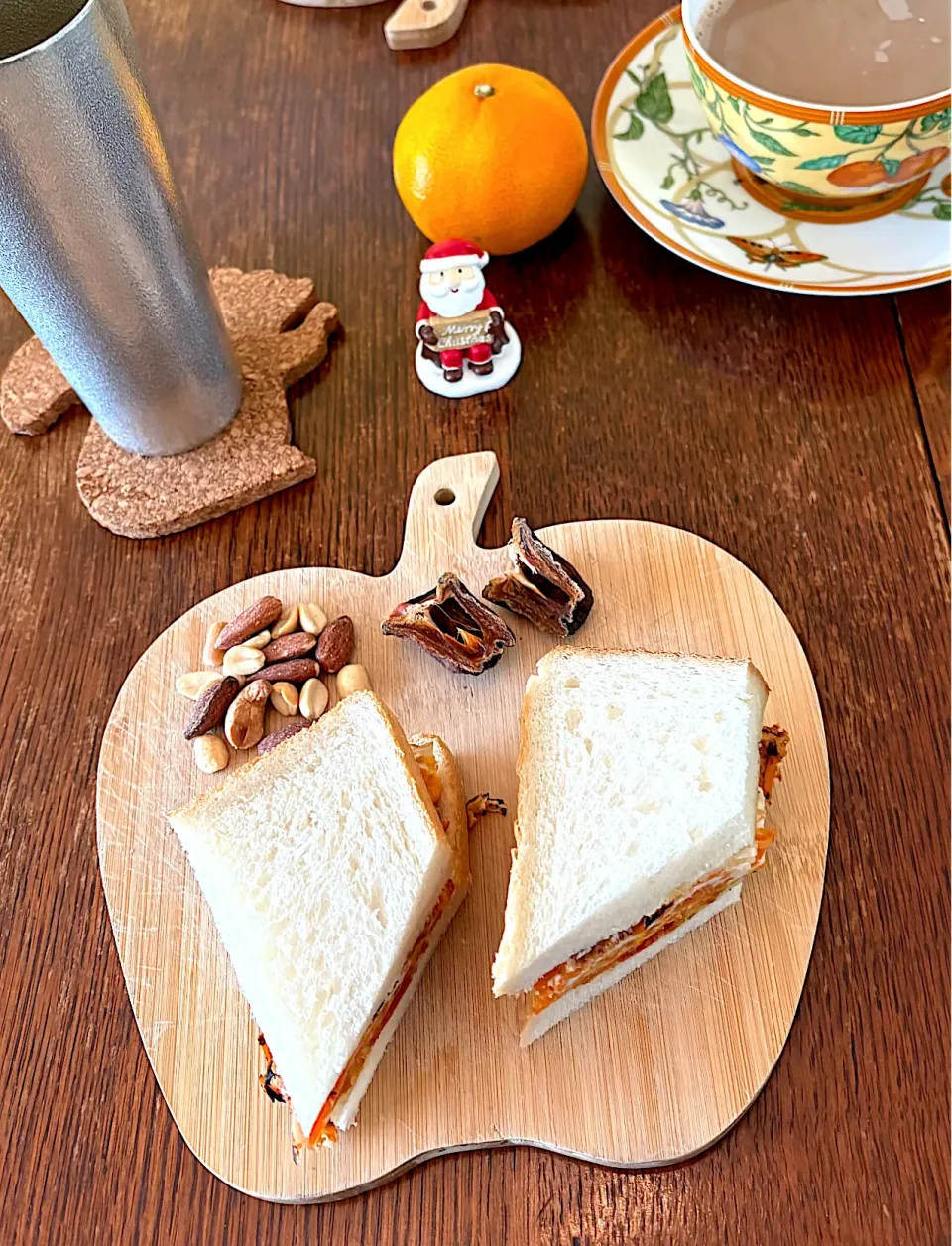 朝ごはん♯オムレツサンド♯自家製干し柿|小松菜さん