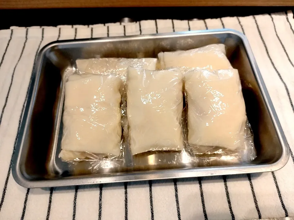 【自家製冷凍食品】春巻きの皮で　なんちゃってブリトー|みりさん