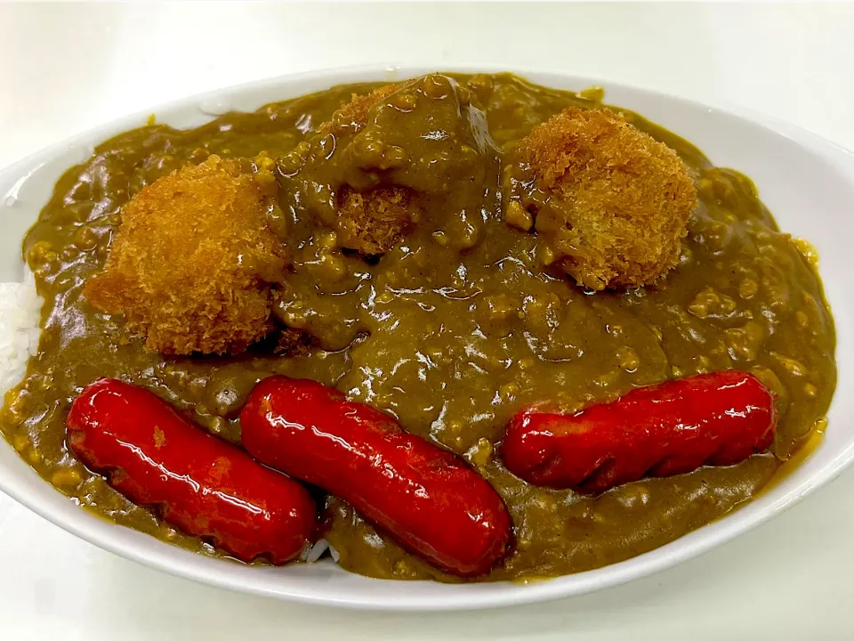 シューマイカレーにウインナー🍛|ゆうじ.さん