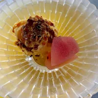 キャラメルアイスクリームと炒りアーモンド　アクセントに五所川原林檎のコンポート|hotsusan30さん