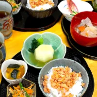 (*´ч`*)ｳﾏｳﾏ鮭フレーク  感謝と喜び夕飯|にゃっきさん