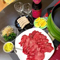 塩タンとナムルとソーセージで😚🍷|プクママさん