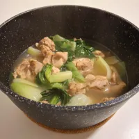 鶏下もも肉（Hähnchen Unterschenkel）とPak choiのうま塩鍋|テツさん