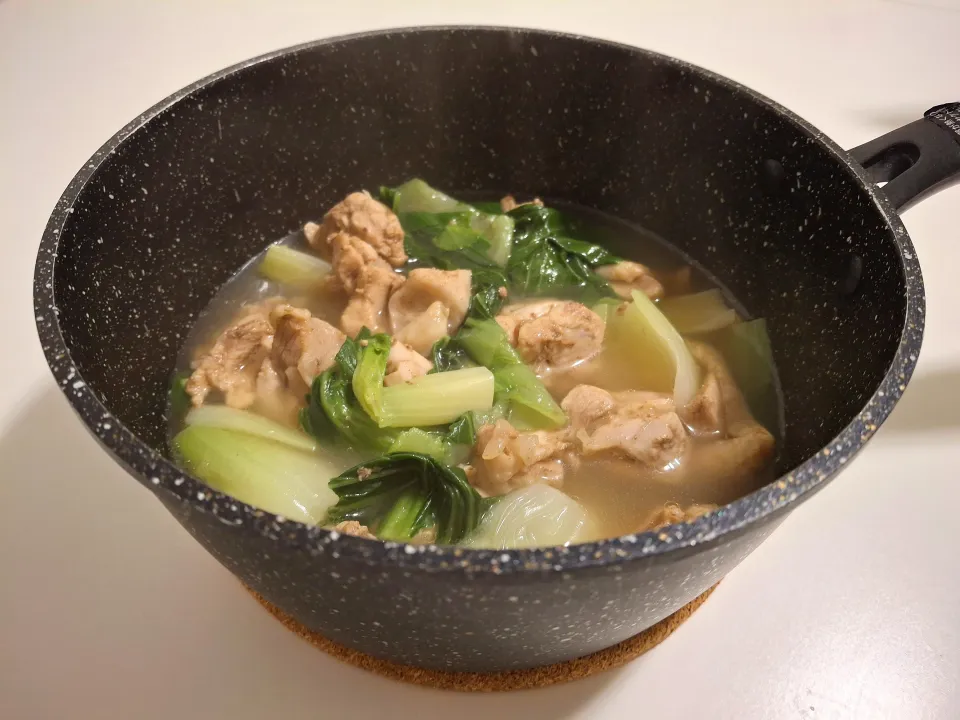 鶏下もも肉（Hähnchen Unterschenkel）とPak choiのうま塩鍋|テツさん