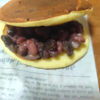 米粉レーズンどら焼き|かめちゃんさん