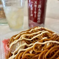 ソース焼そばでハイボール|mor.ramenさん