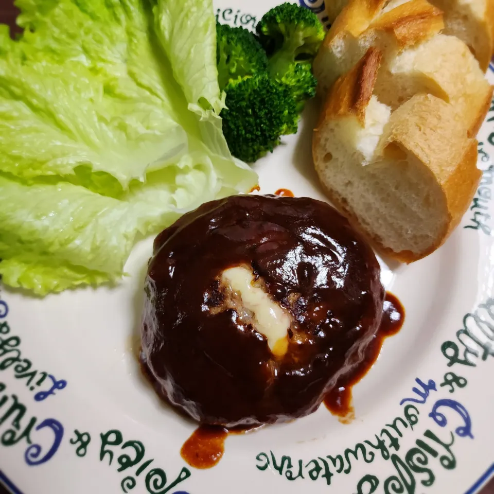 チーズINハンバーグ|ひろにぃさん