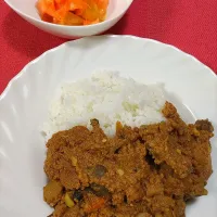 ごぼうみそキーマカレー＆柿とにんじんの柚子風味サラダ|samutanさん