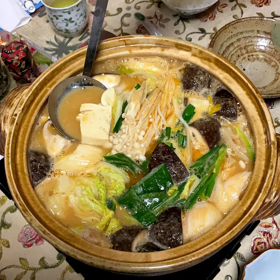 麦とハーブの三元豚🍲ゴマ味噌鍋|Mahinaさん