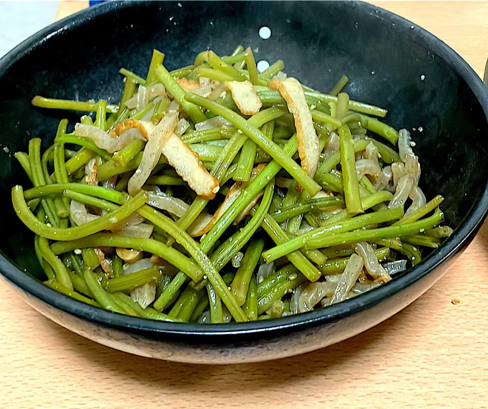 コレまた無料食材 芋の茎の炒め煮|🐈⸒⸒⸒⸒つるのダンス🐈🐾さん