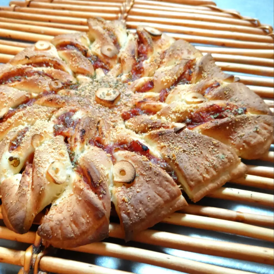 サルサソースとガーリックのピザ|ne-neさん