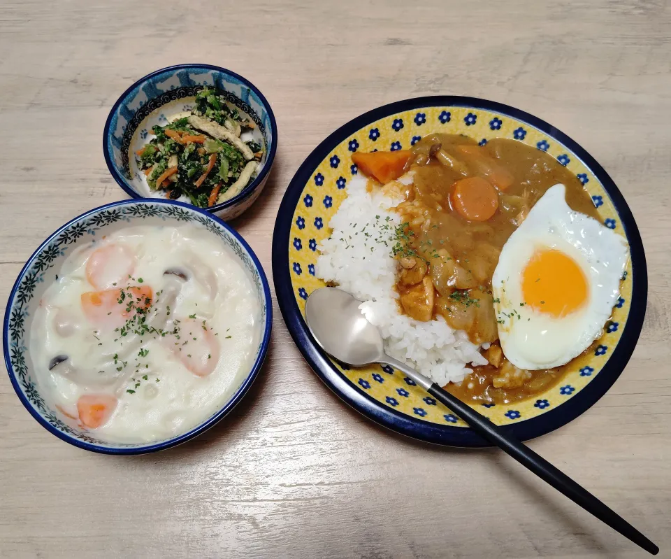 カレーとクリームシチュー|おじゃみさんさん