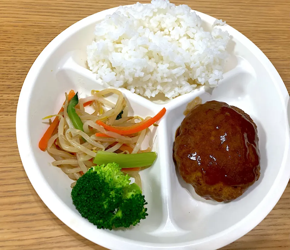 デミハンバーグともやしナムル定食|ゆきんころんさん