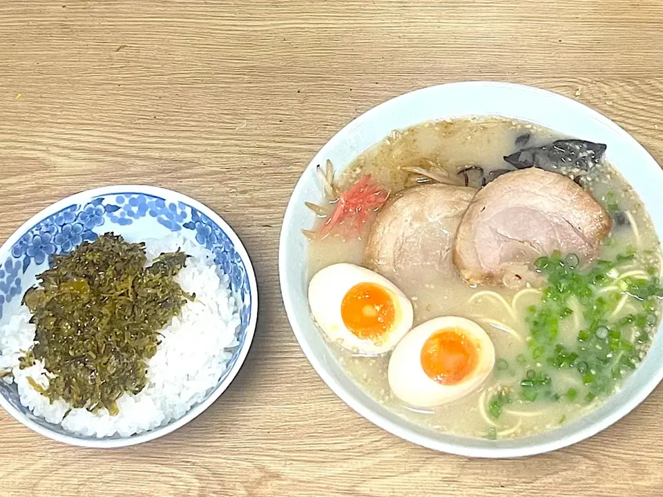 即席博多長浜ラーメンと明太子高菜漬けご飯|銀蔵じいちゃんさん