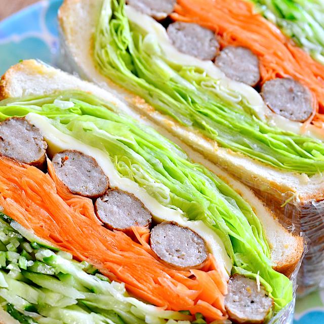 アメリカンソーセージと野菜のサンドイッチ/Yasuo Watanabe | Snapdish