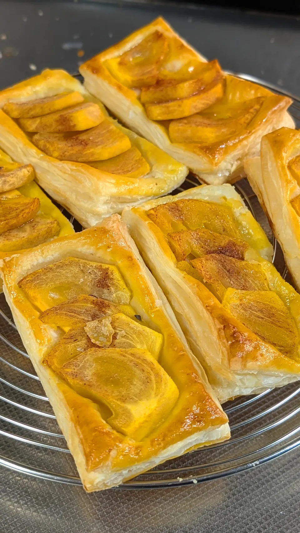 頂いた柿で柿パイ|f.1125beさん