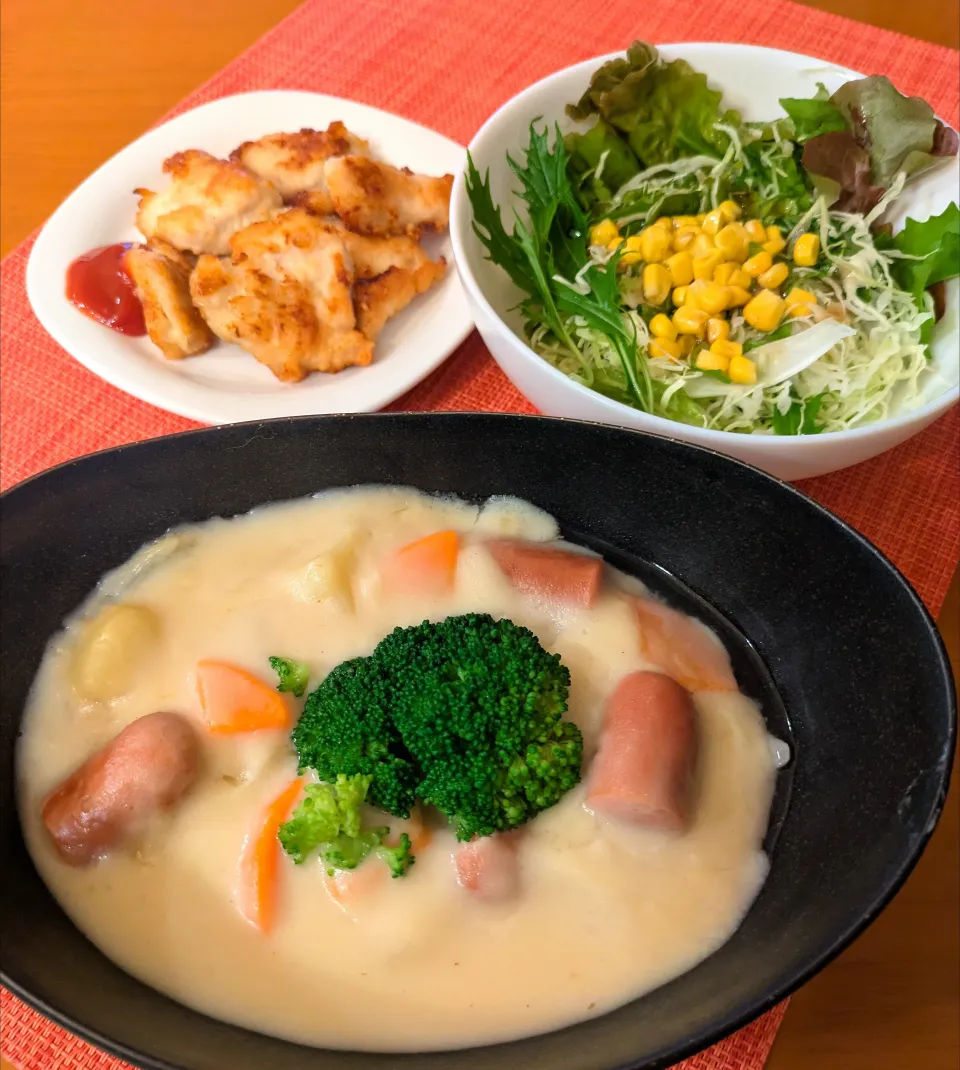 ☆クリームシチュー　☆ピカタ　☆サラダ|chikakoさん
