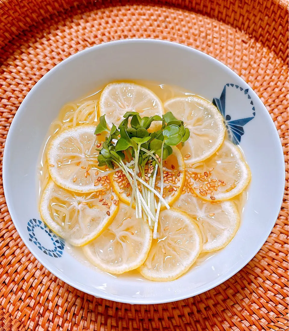 柚子を頂いたので柚子鯛だし塩ラーメン|みゅうれおさん