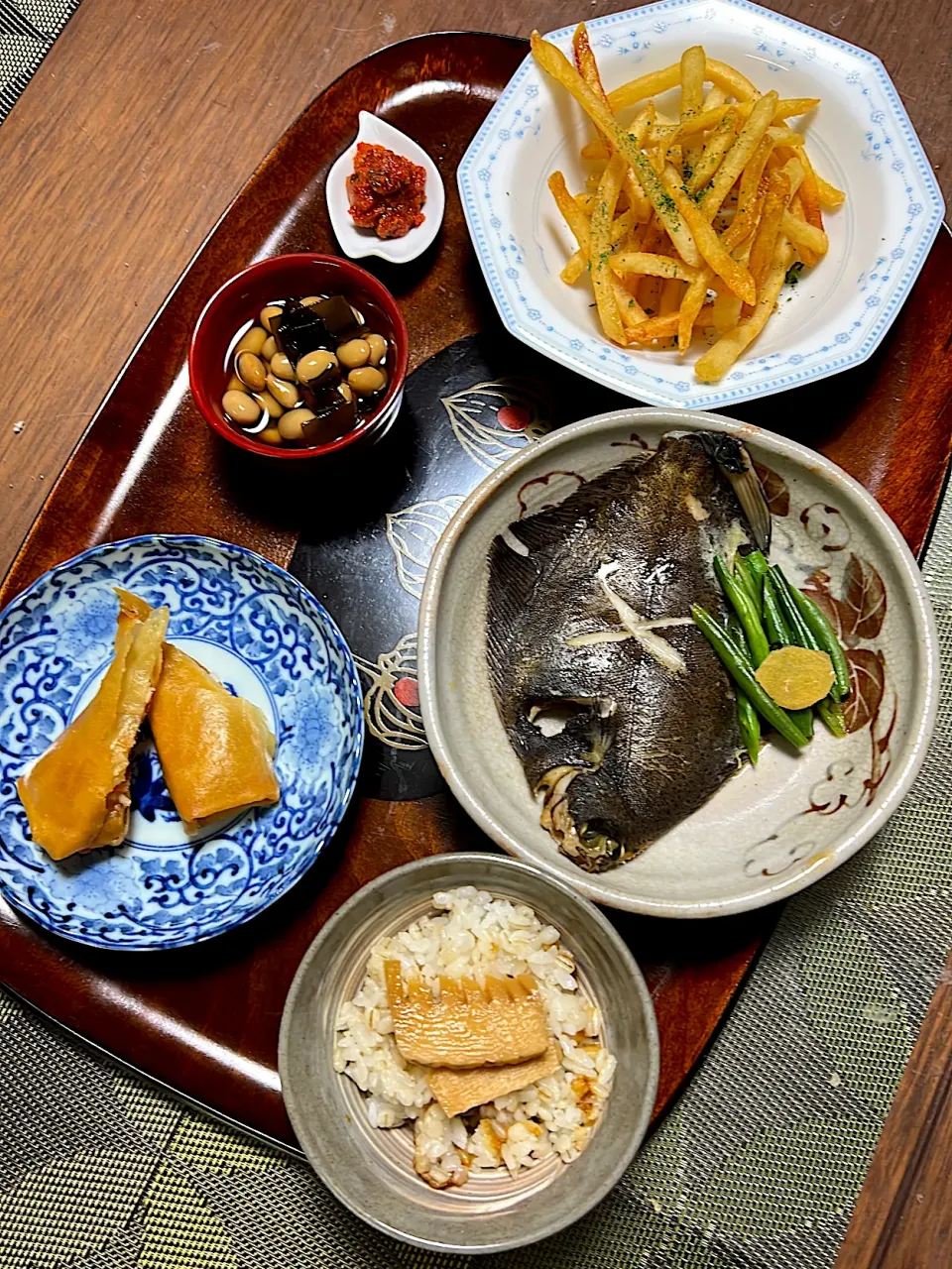 メイタカレイ煮　春巻き　ポテトフライ　煮豆　明太キムチ|チャコイブさん