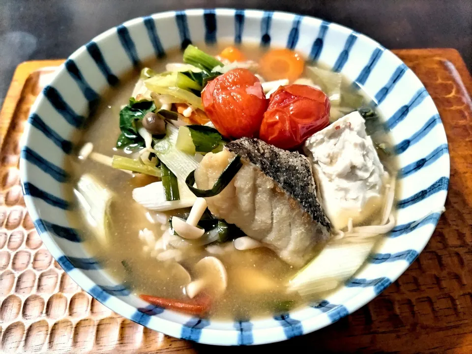 タラと野菜の雑炊|vege食堂さん