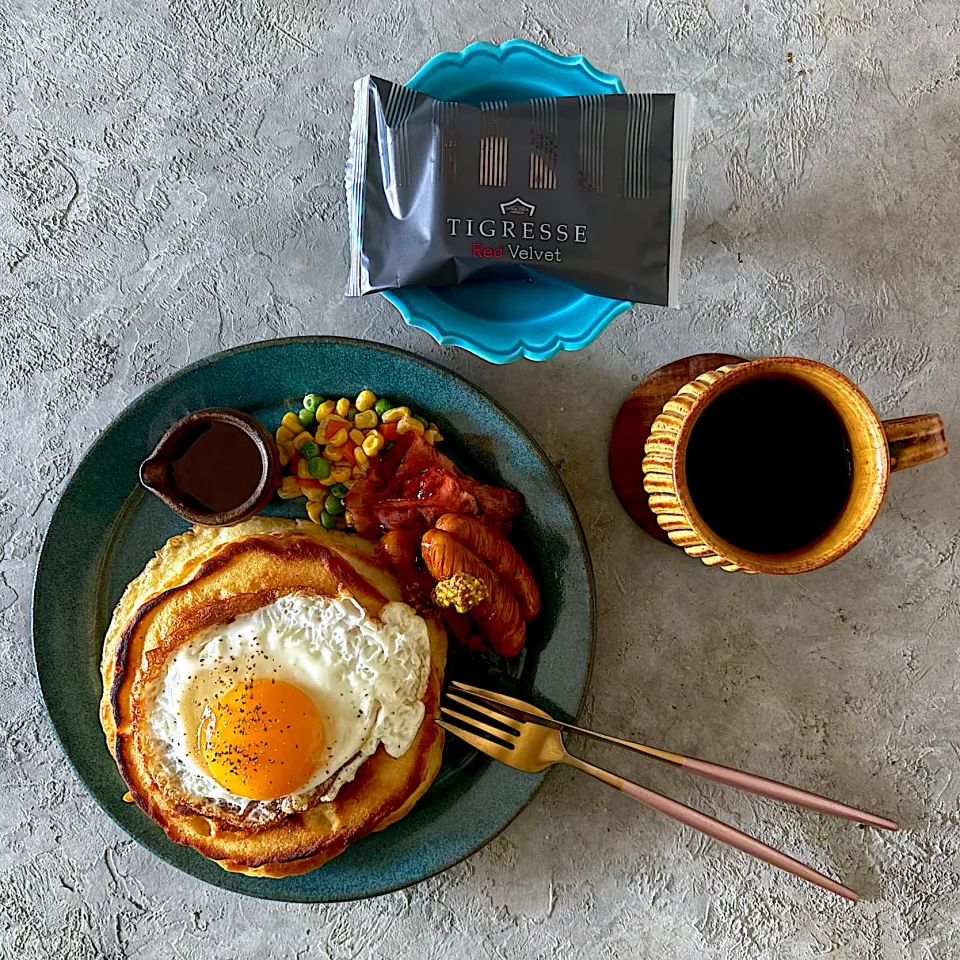 ホットケーキ朝ごはん|mihooobuuさん