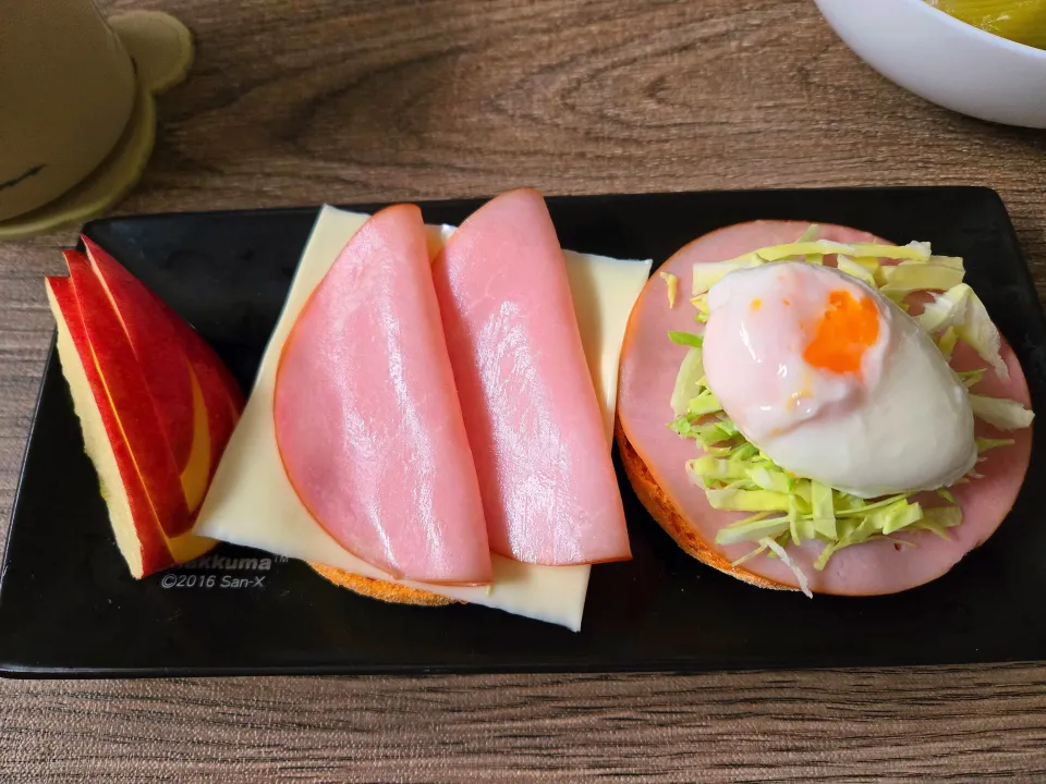 マフィンでオープンサンド|バンビさん