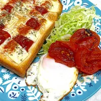 ⭐︎今日の朝ご飯⭐︎ チーズトーストと温野菜|hamamaさん