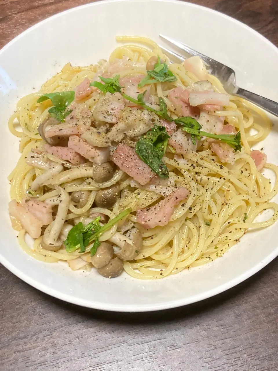 キノコとベーコンのペペロンチーノ|ちーずまにあさん