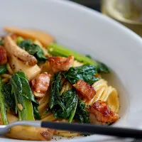 かつお菜とベーコンのパスタ