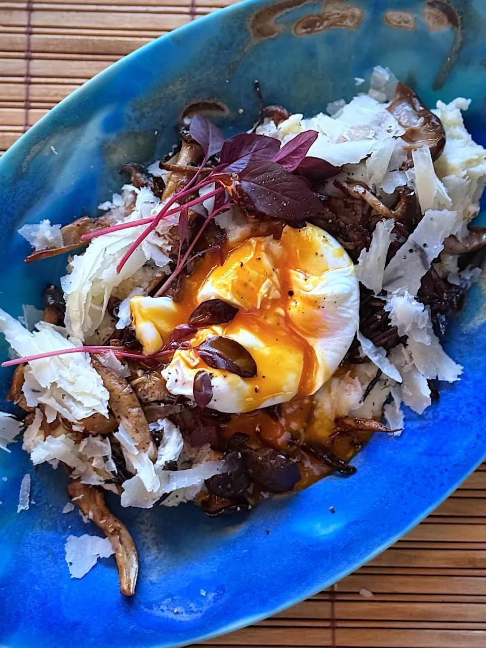 マッシュポテト きのこソテー ポーチドエッグ|keisukeさん