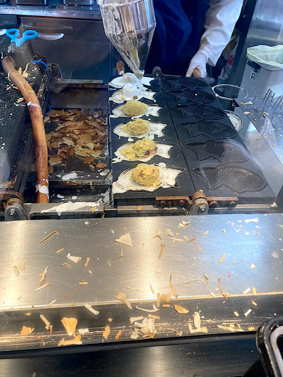 たい焼き製造中（実況中継中）|なびさん