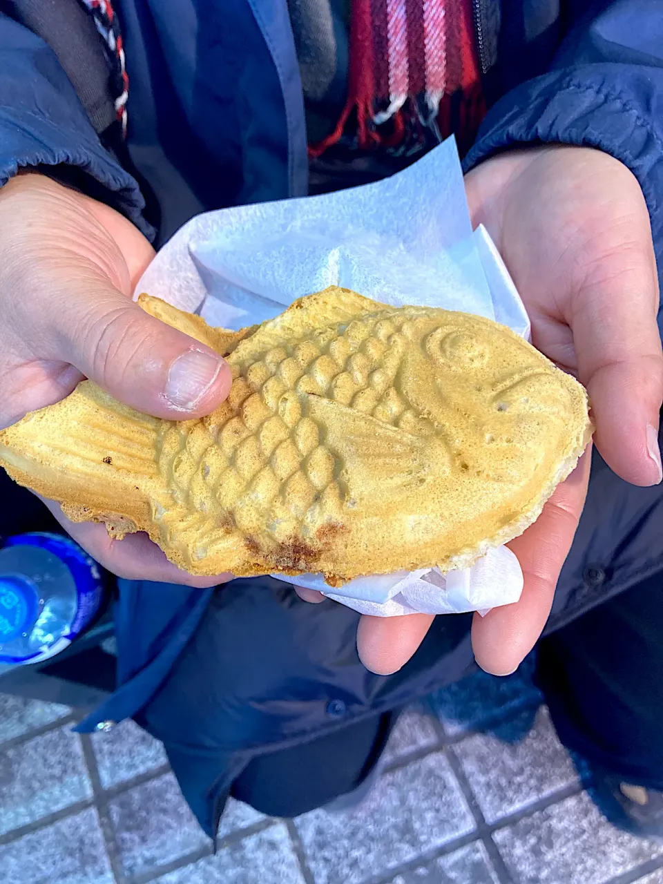 こちらのたい焼き屋さんは色々なたい焼きを売っています。わたしは「鳴門金時 芋あん」を買いました（実況中継中）|なびさん