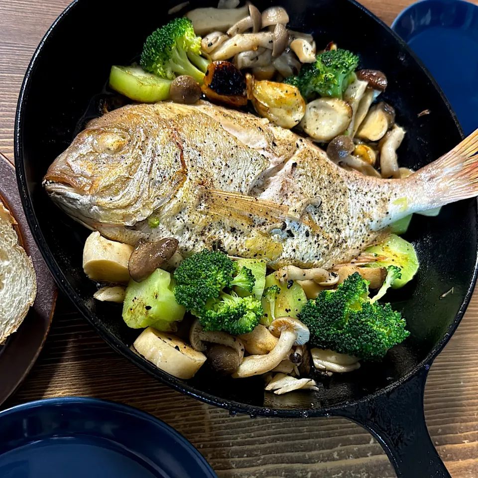 チダイのアヒージョ|gohan♡さん