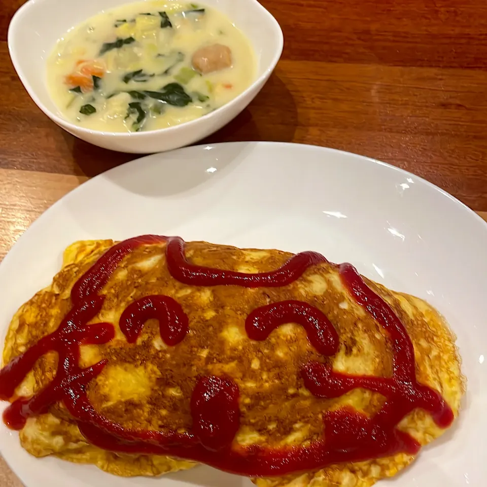 オムライス　クリームシチュー|とゆあさん