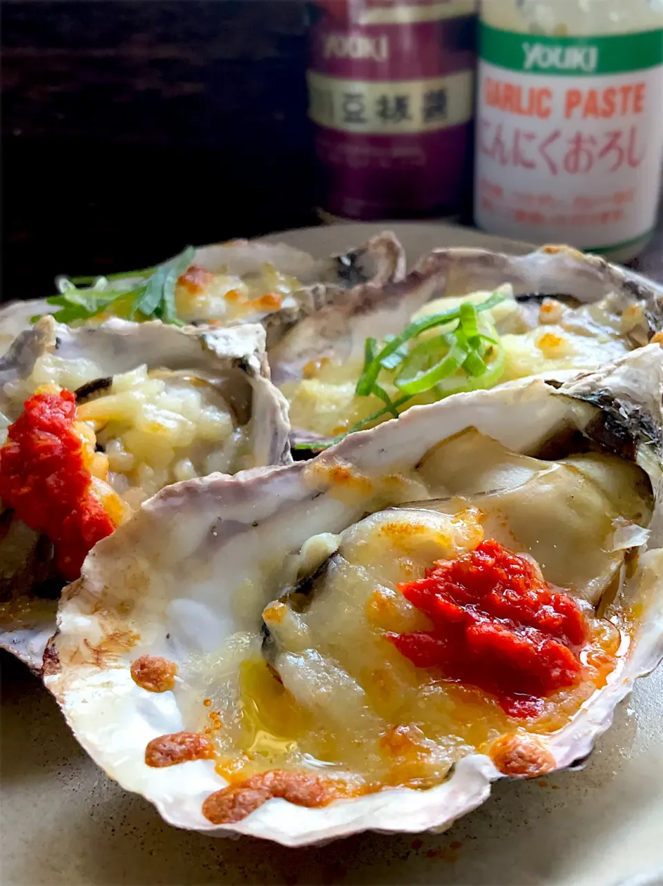 牡蠣のチーズ焼きwith豆板醤&おろしにんにく|9421beruさん