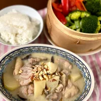 鶏ももときのこのクリームシチューと温野菜のお夕飯🌛|みーぬ | 楽しいお母さんの日々さん