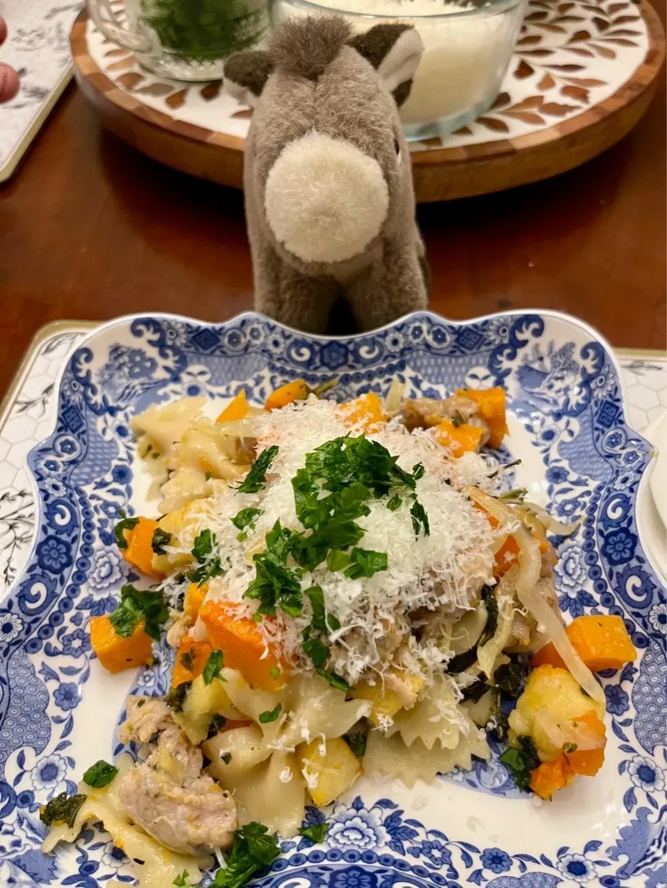 2025/11/24   バターナッツかぼちゃ、りんごとソーセージのパスタ (りんごの使い途を求めてPart 7)　Butternut Squash, Apples and Sausage Pasta|21 Boys & 野鳥さん