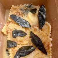 2025/11/24   テークアウトイタリアン：バターナッツかぼちゃのラビオリ　Butternut Squash Ravioli with Cream Sauce|21 Boys & 野鳥さん