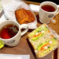 今朝のサンドイッチとクロワッサン🥐🥪|Hi-Niさん