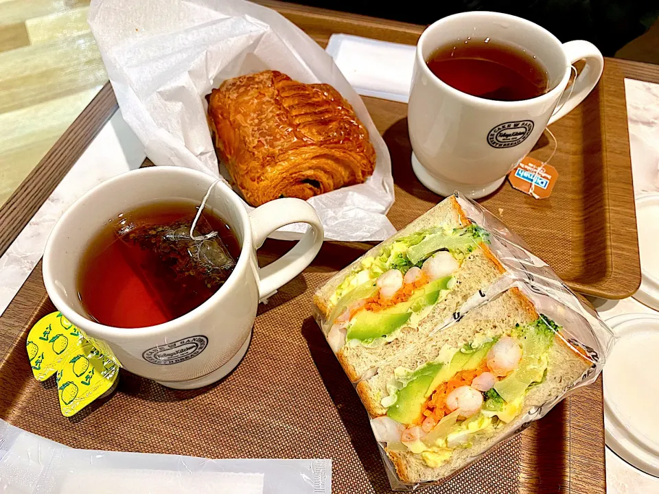 今朝のサンドイッチとクロワッサン🥐🥪|Hi-Niさん