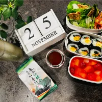 サムギョプサルとかキンパとか韓国料理弁当。|MUY_Beeeeさん