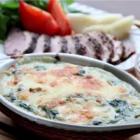 ほうれん草と手作りソーセージのグラタン