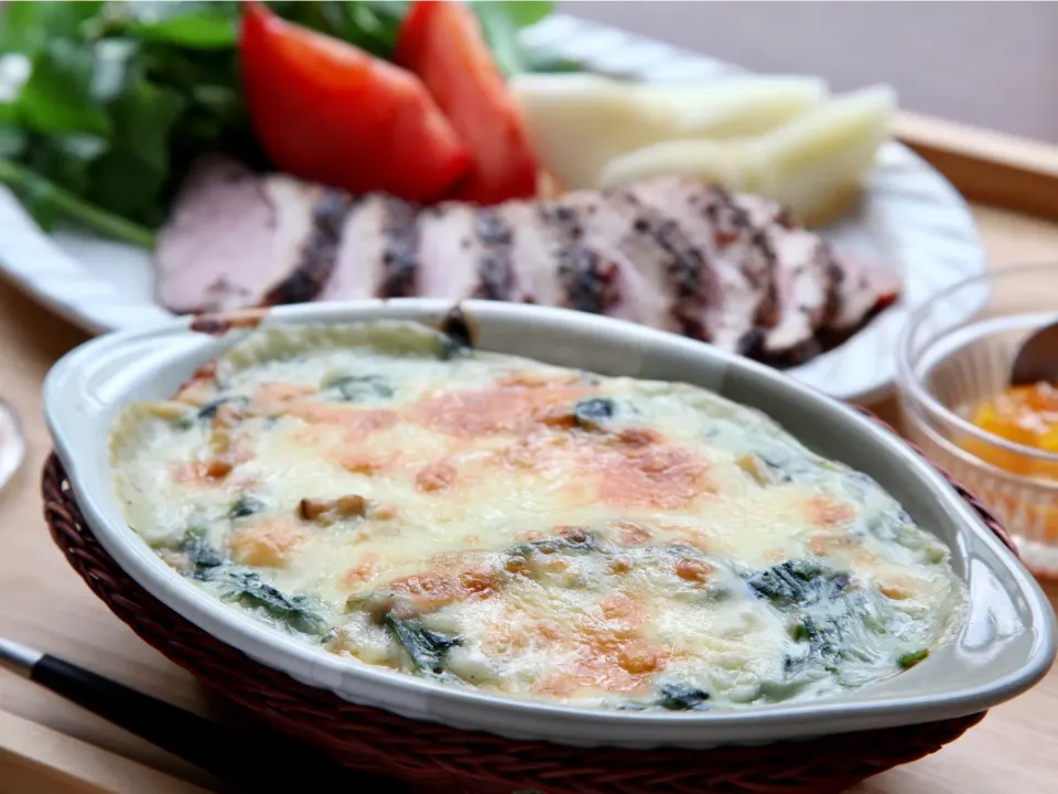 ほうれん草と手作りソーセージのグラタン|マユマユさん