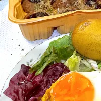 冷凍たこ焼き&サラダ|🐧ペンギン2さん