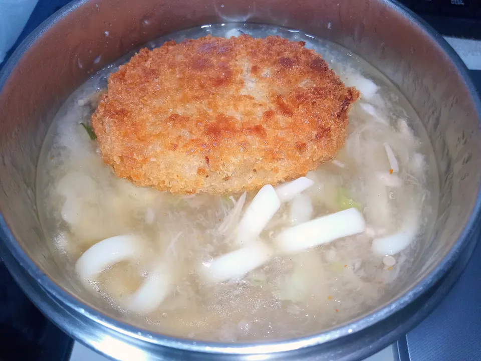 みぞれ仕立てのなめ茸と豚ひき肉入りとろみ付きコロッケうどん|darkbaronさん