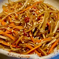 常備菜『三種きんぴら(輪切唐辛子)』|mottoさん