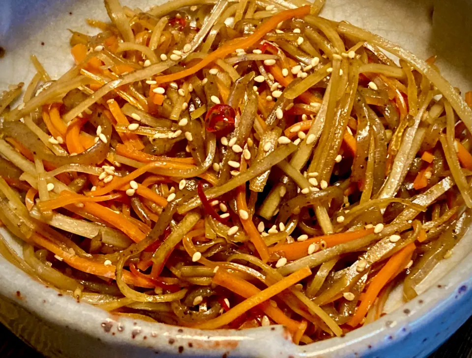 常備菜『三種きんぴら(輪切唐辛子)』|mottoさん