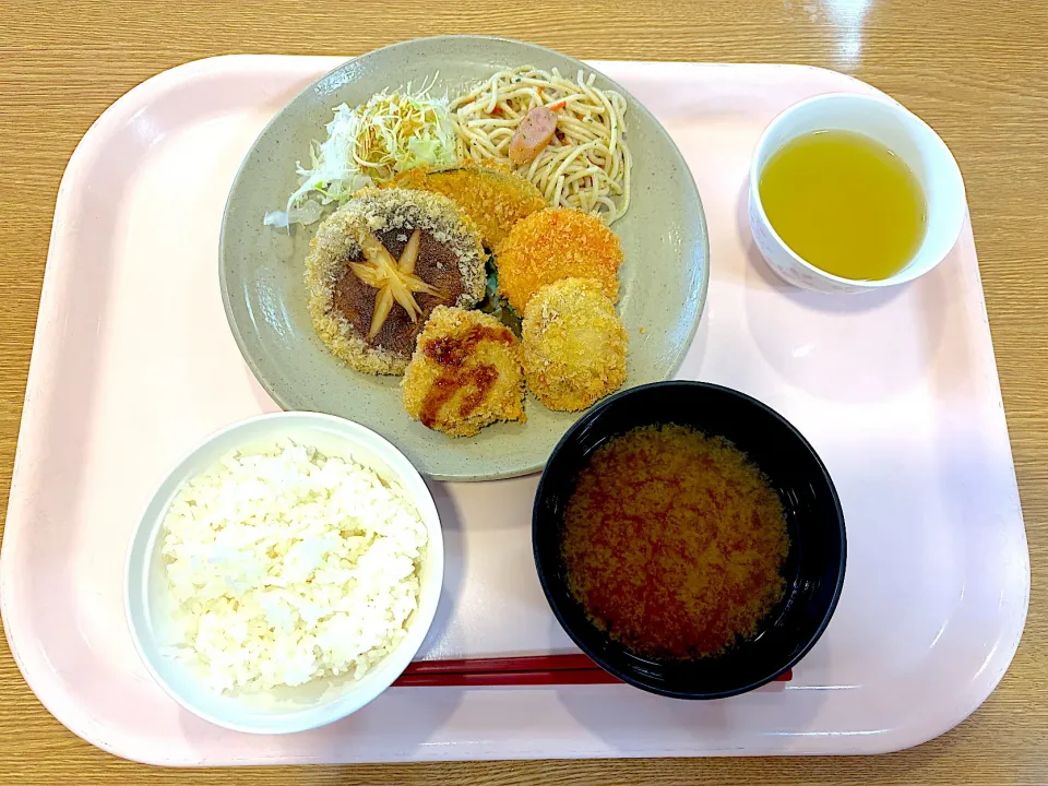 ホタテと野菜のミックスフライ、スパゲティソテー、大根と玉ねぎの味噌汁|syasyo9_biyoriさん