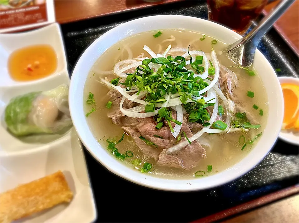 フォーボーとネムザンとゴイクンのランチ|リフルシャッフルさん