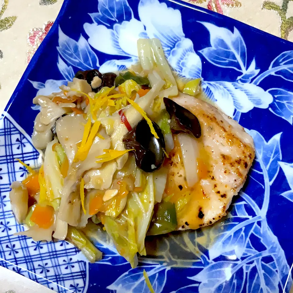 レモン🍋ペッパー風味のめかじきと根菜あんかけ|Mahinaさん